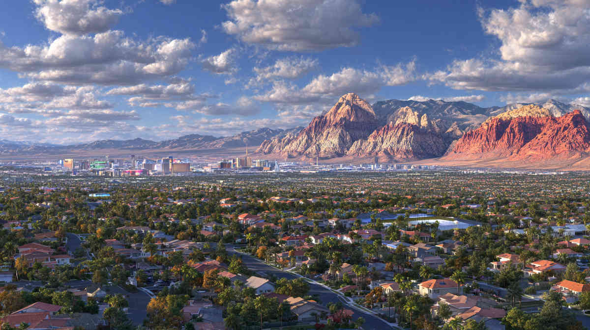 Pros and Cons of Living in Las Vegas